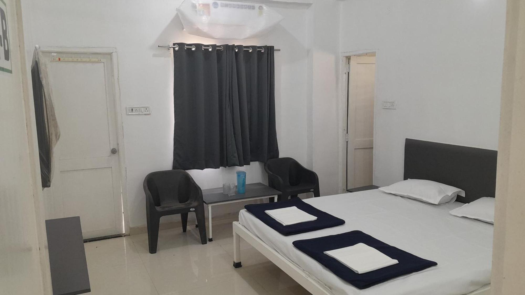 Hotel Gulati Suites Washim Extérieur photo