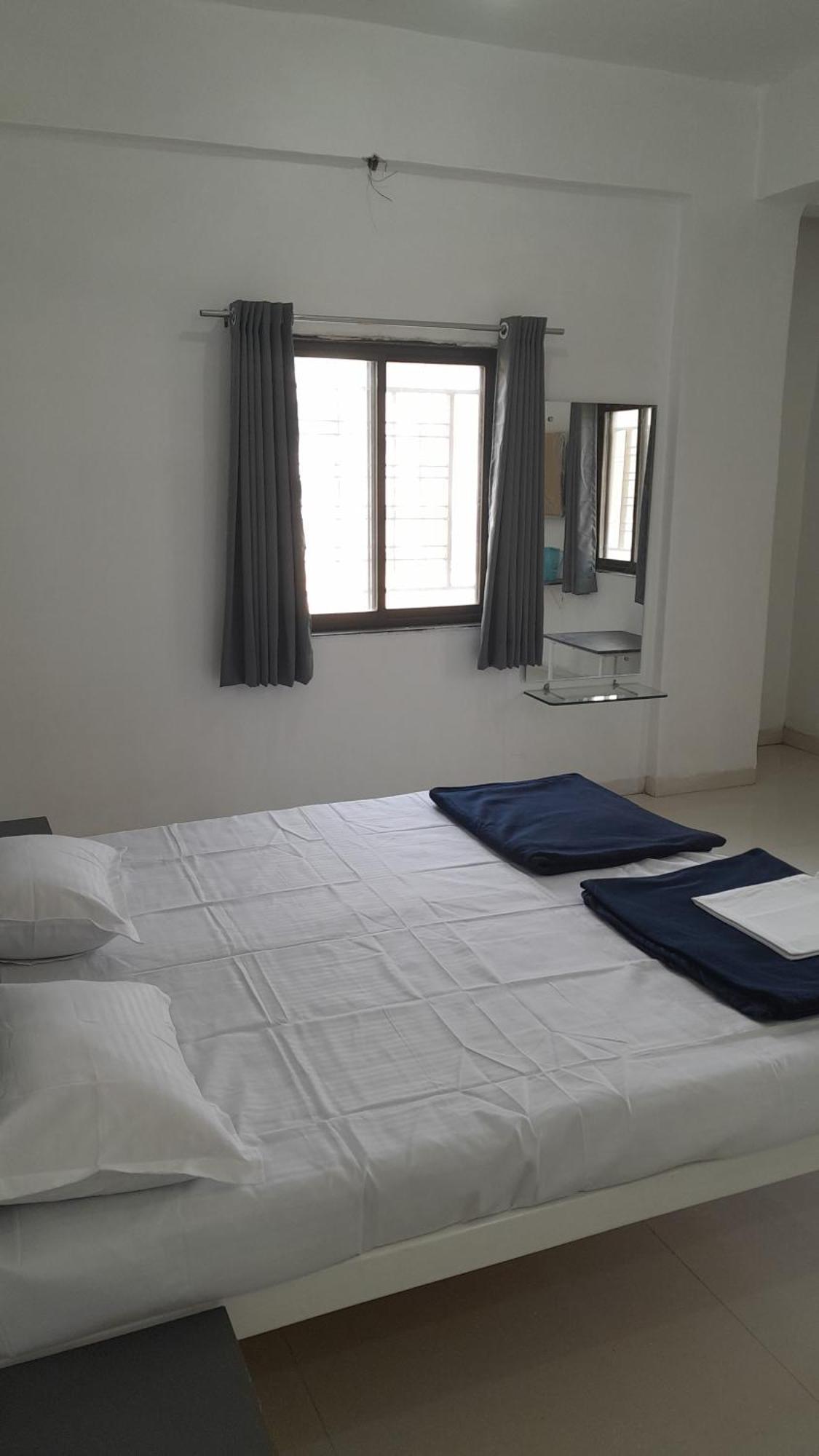 Hotel Gulati Suites Washim Extérieur photo